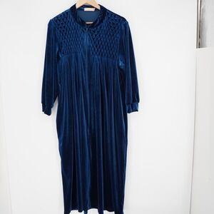 La Cera Womens Velour Bathrobe XL Blue Nightgown Kaftan Smocked Pockets Cozy